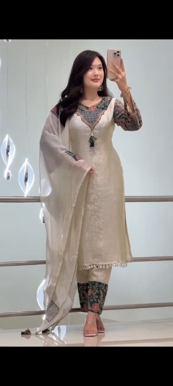 NEW ARIVELLS BANARASI WIVING SPECIAL SUIT SET